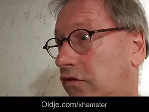 Człowiek w spodniach ...